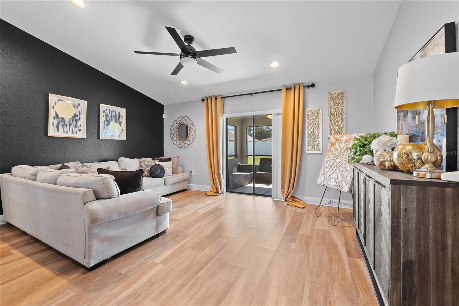 Image 18 of 43 For 1841 Creeks Vista Boulevard