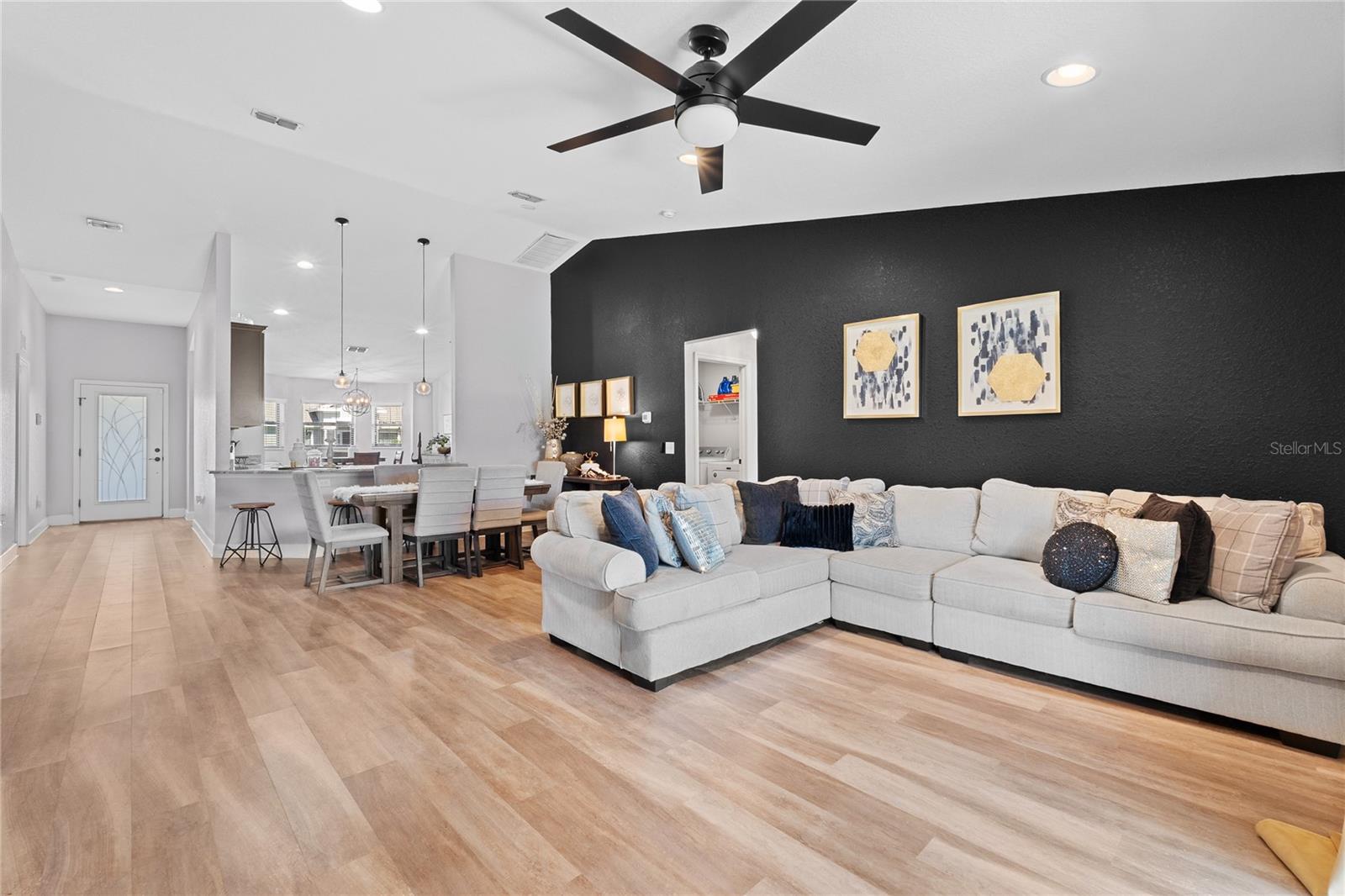 Image 19 of 43 For 1841 Creeks Vista Boulevard