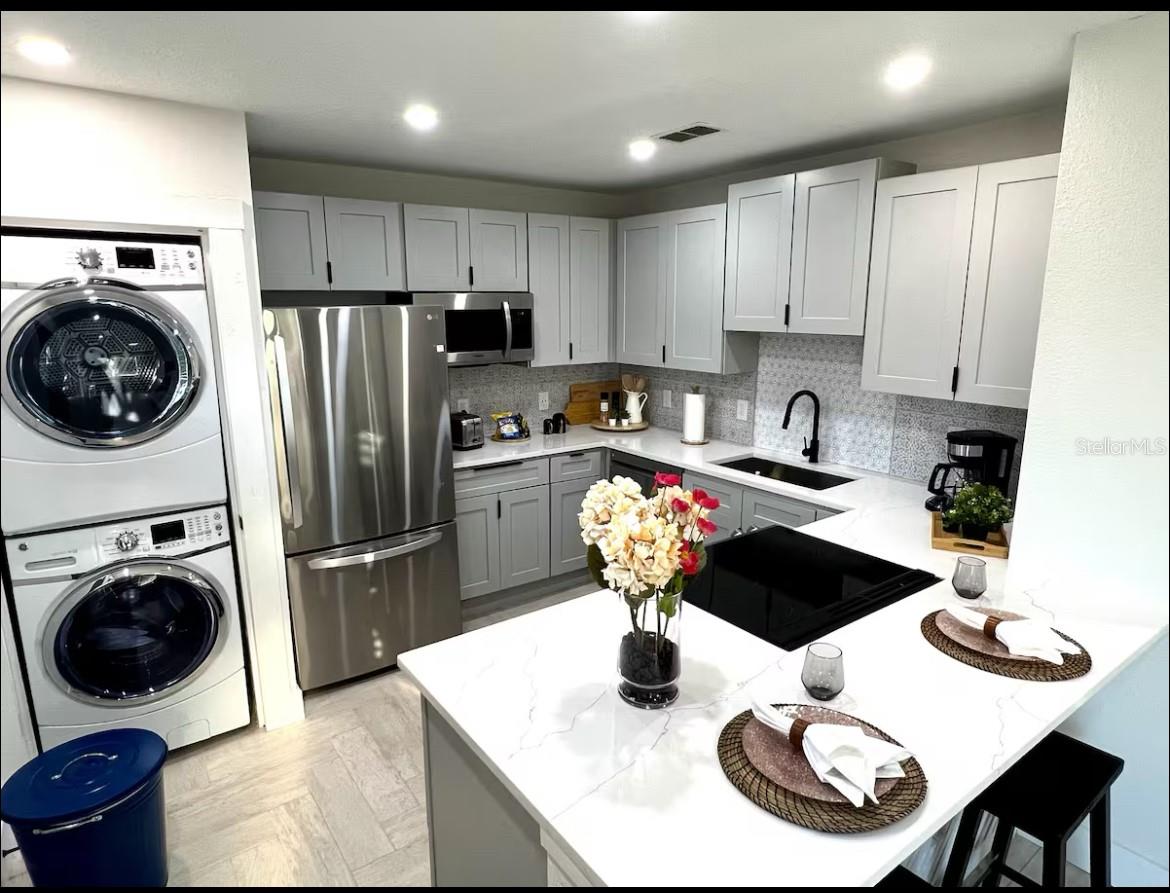 Image 3 of 11 For 1756 2nd Street Ne