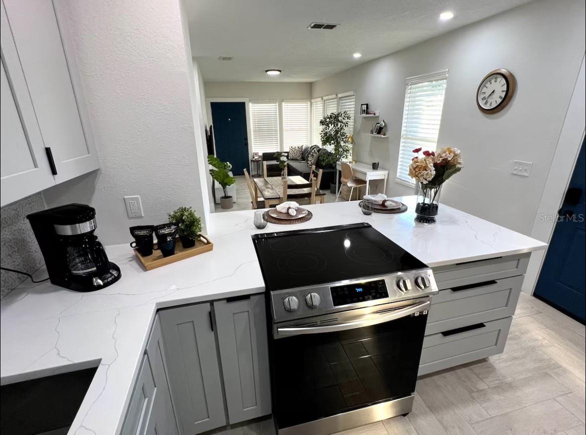 Image 5 of 11 For 1756 2nd Street Ne