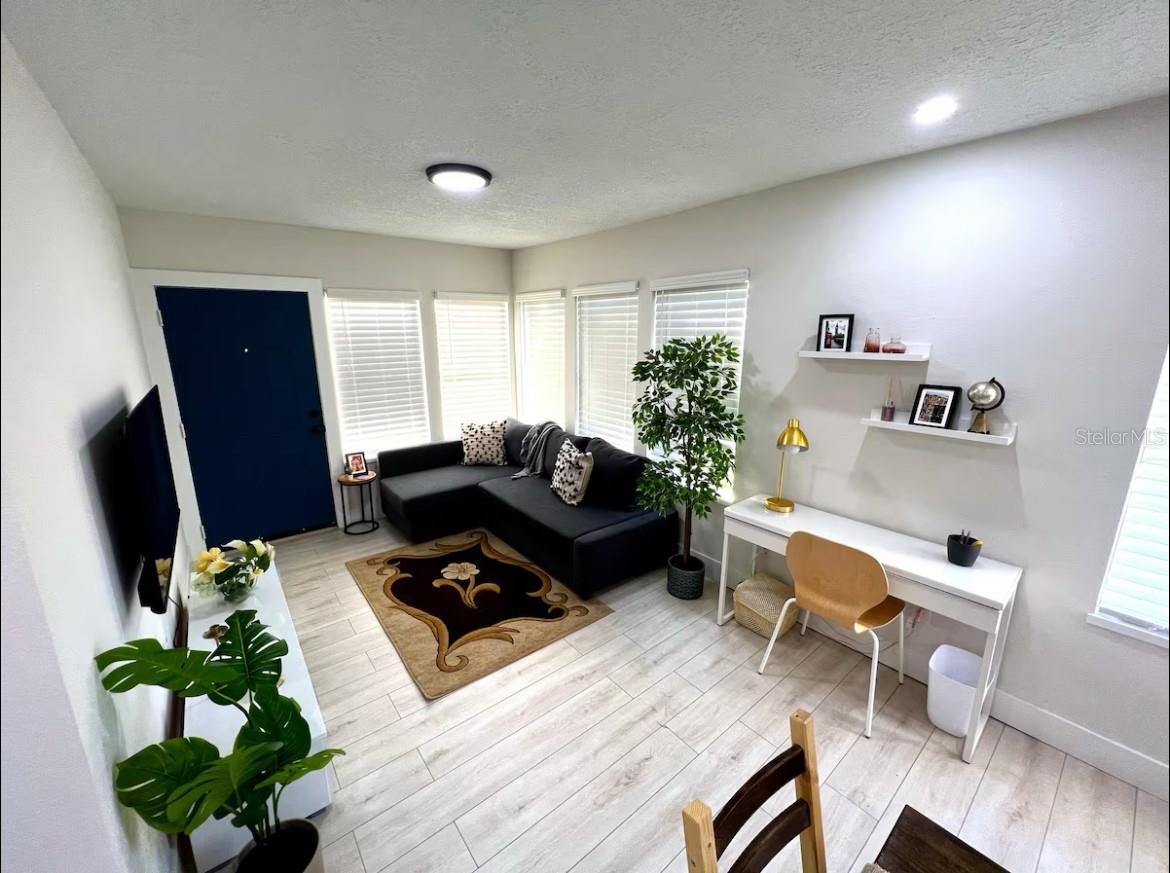 Image 6 of 11 For 1756 2nd Street Ne