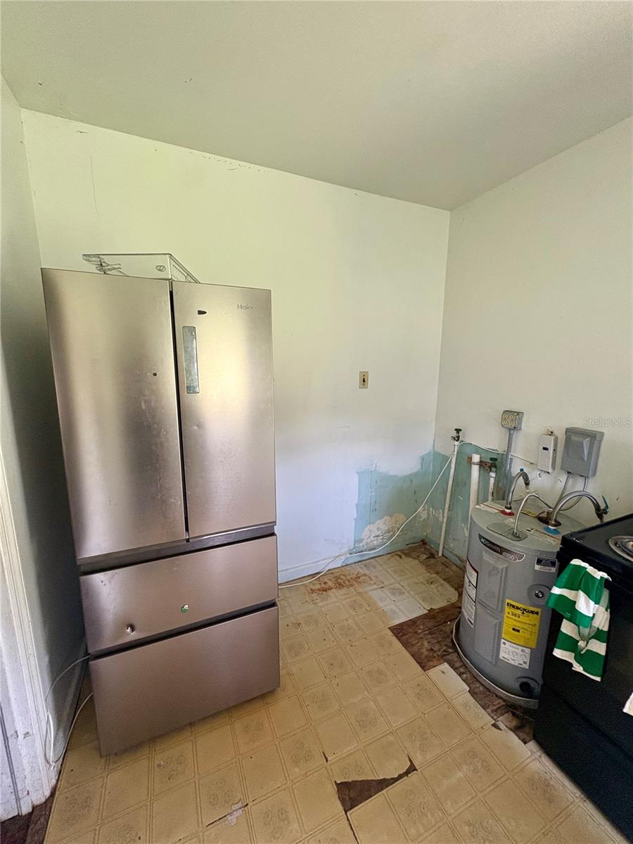Image 18 of 26 For 1450 Emerson Avenue