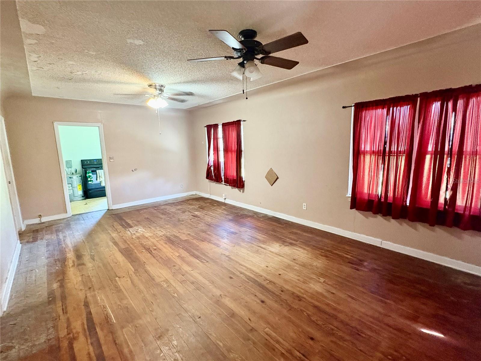 Image 19 of 26 For 1450 Emerson Avenue