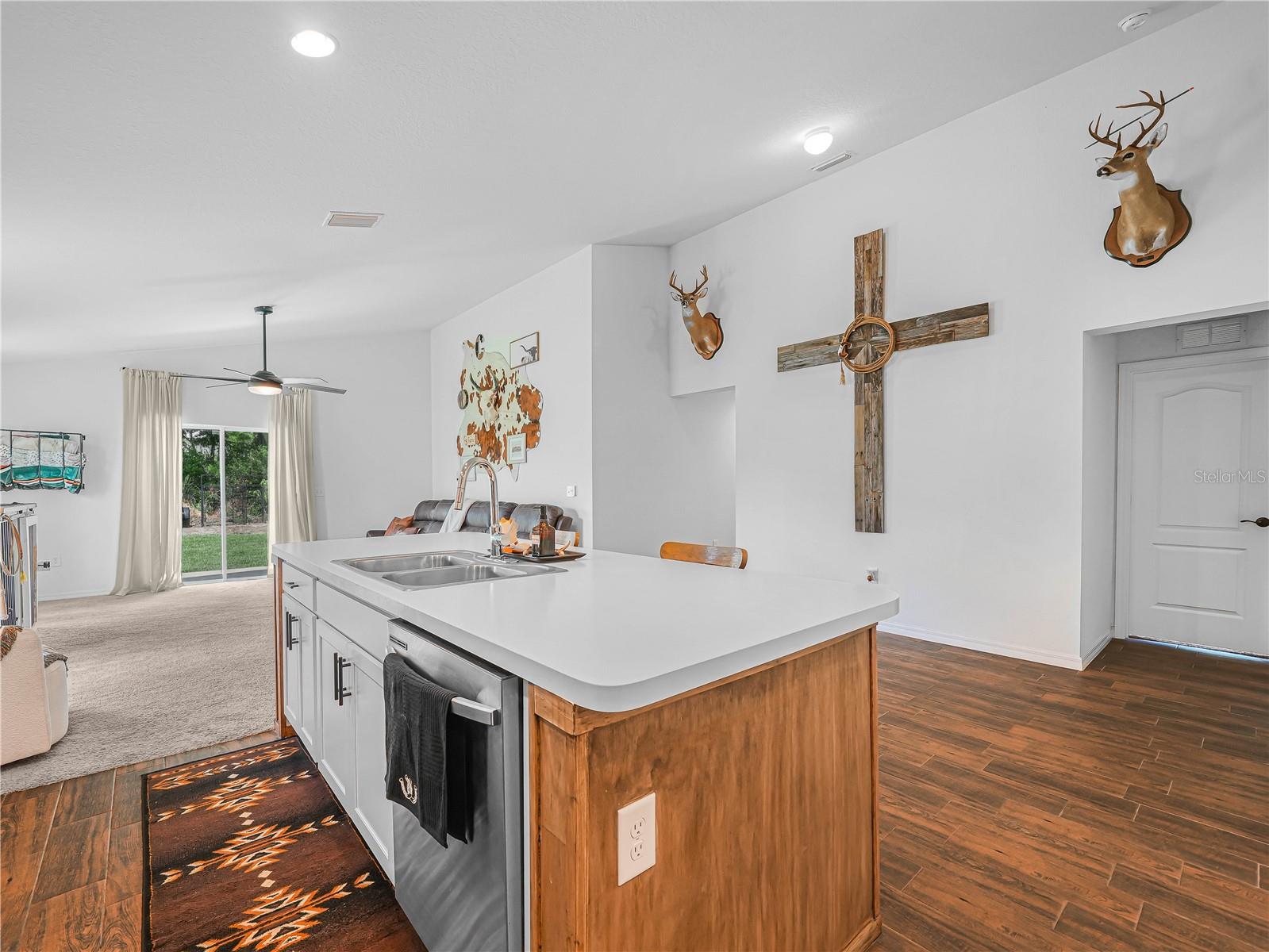 Image 11 of 41 For 254 Lake Avenue