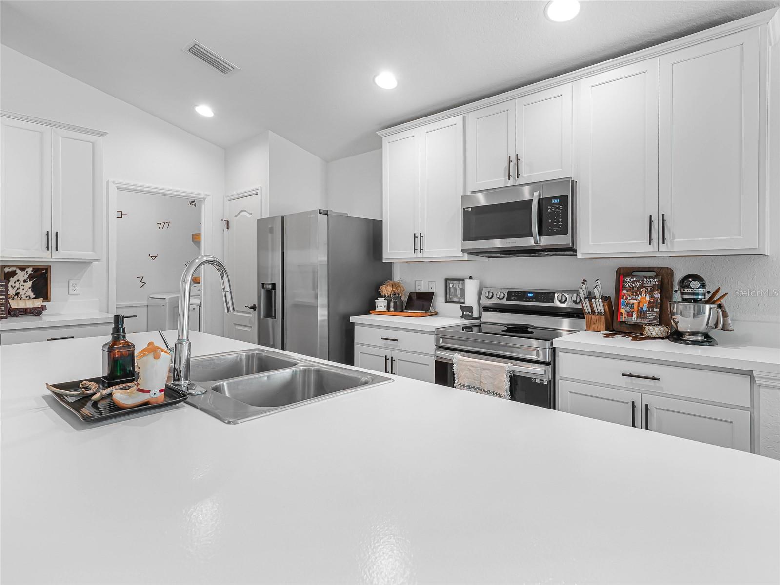 Image 12 of 41 For 254 Lake Avenue