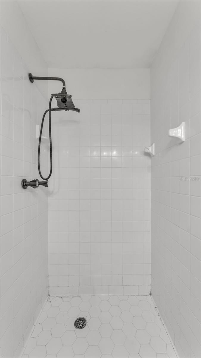 Image 12 of 39 For 3727 Hill Street
