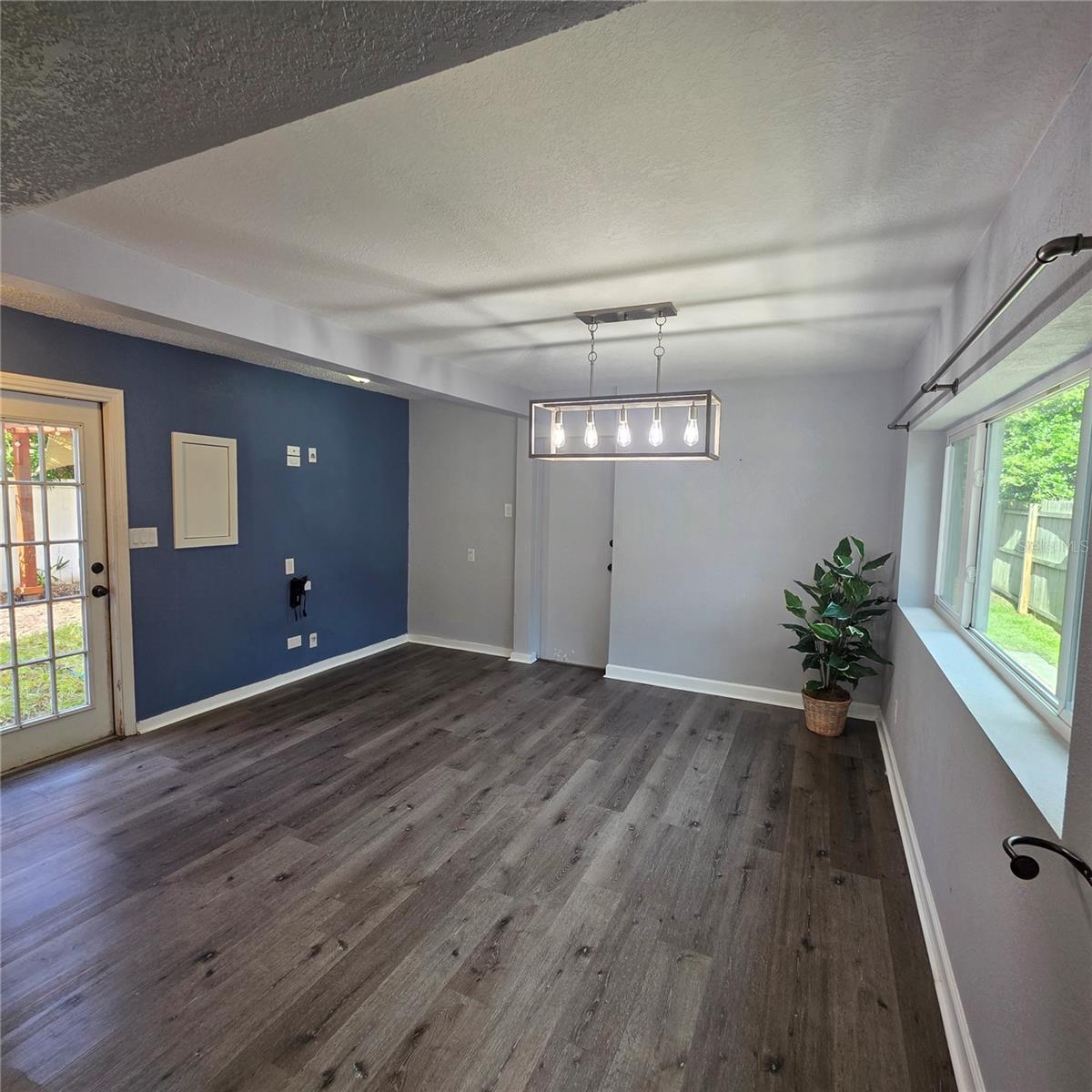 Image 15 of 48 For 4101 19th Street N