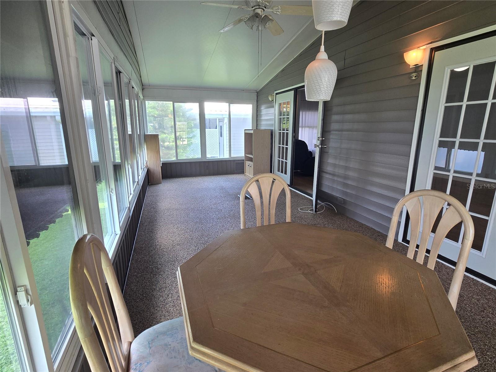Image 35 of 97 For 96 Newcastle Boulevard
