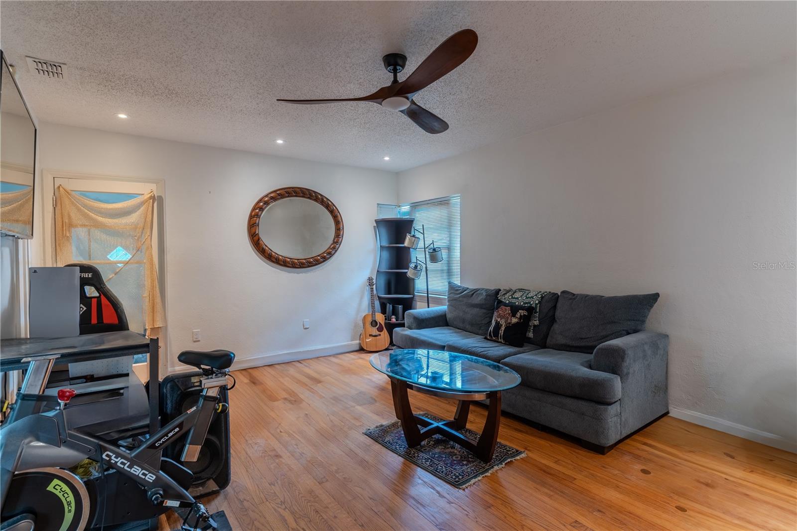 Image 3 of 16 For 23 24th Street Sw