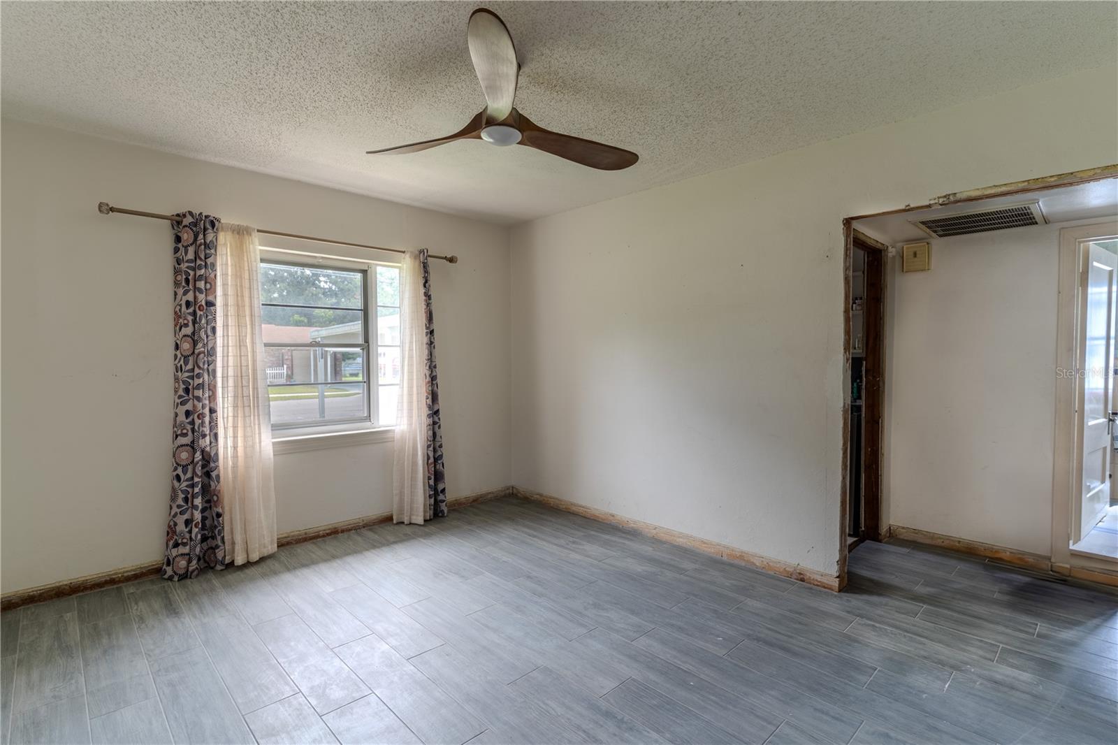 Image 6 of 16 For 23 24th Street Sw