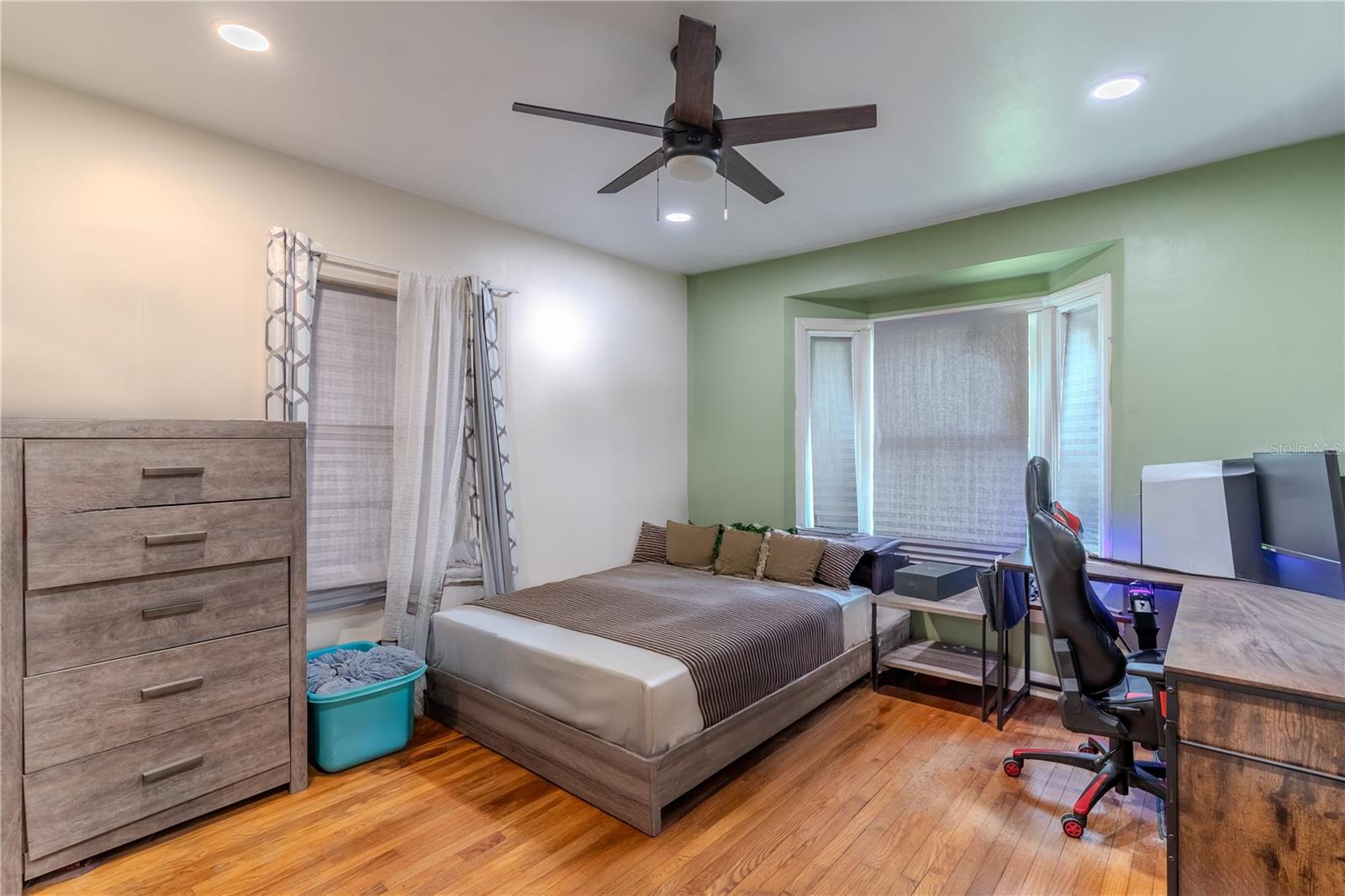 Image 7 of 16 For 23 24th Street Sw