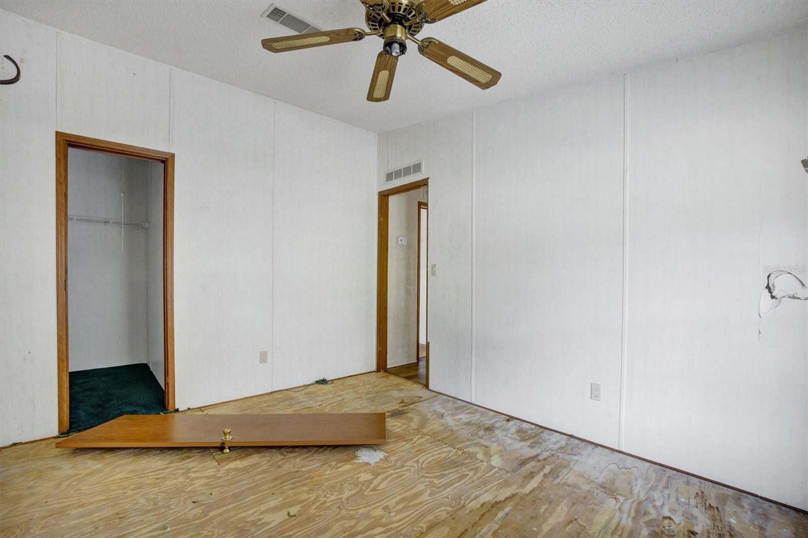 Image 22 of 29 For 1819 Pauline Drive