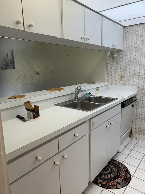 Image 2 of 14 For 686 Olde Camelot Circle 3275-6