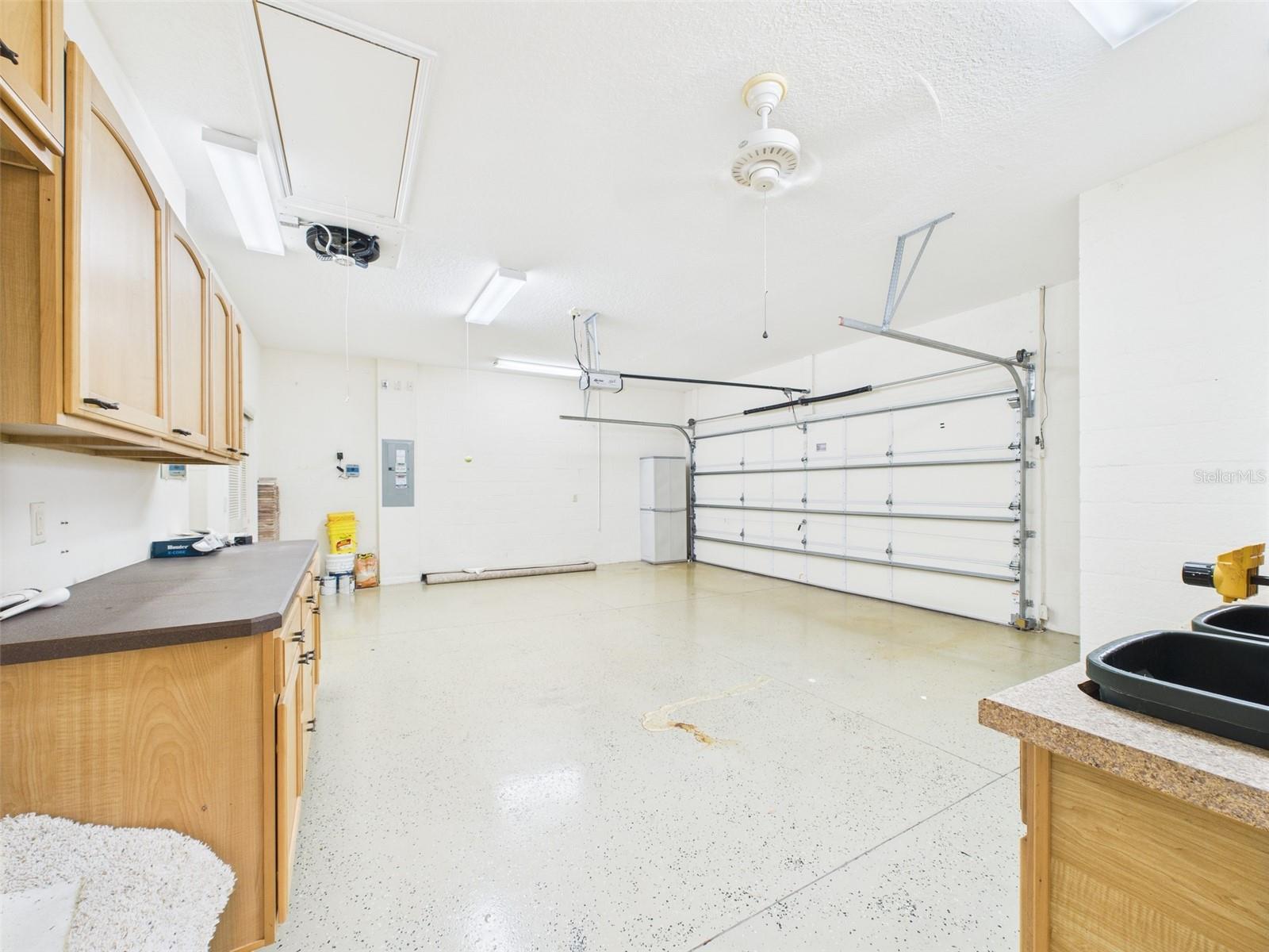 Image 21 of 82 For 375 Simpson Street