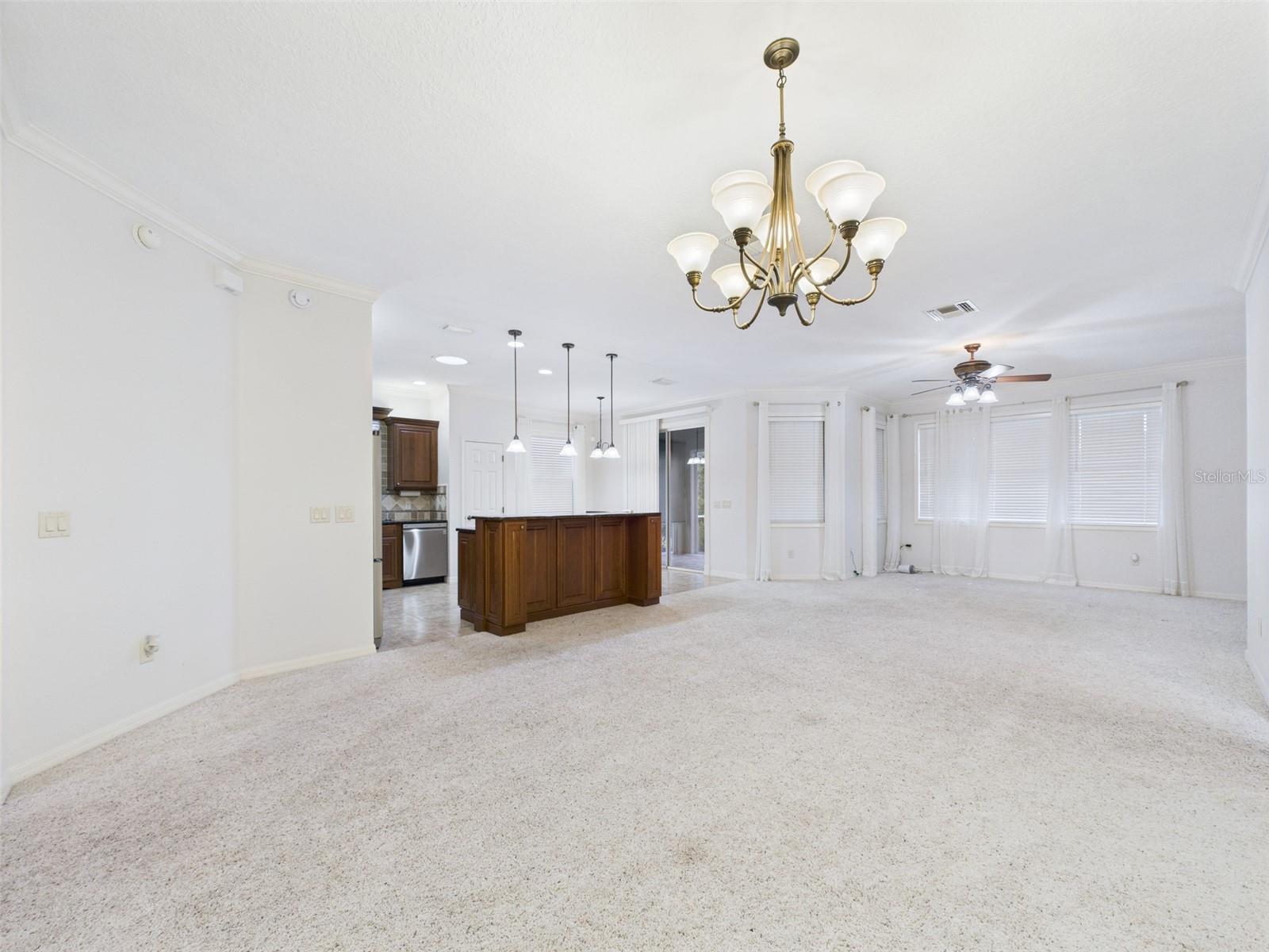 Image 28 of 82 For 375 Simpson Street