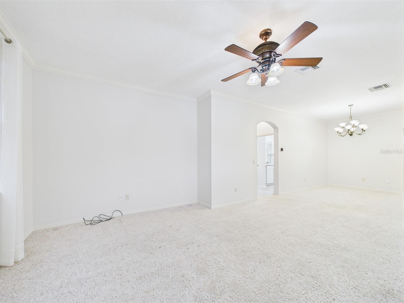 Image 33 of 82 For 375 Simpson Street