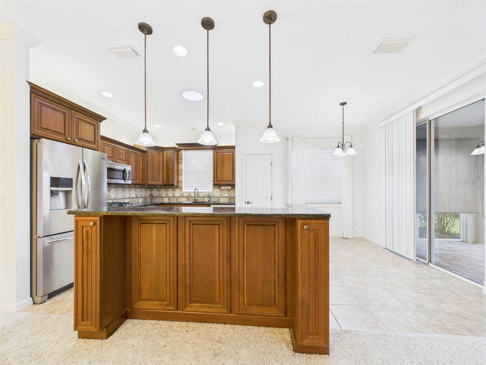 Image 34 of 82 For 375 Simpson Street