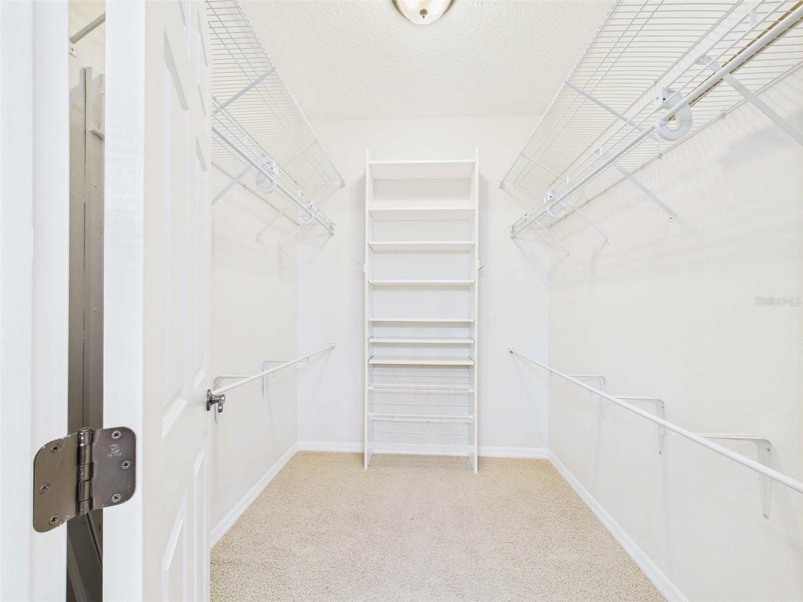 Image 4 of 82 For 375 Simpson Street