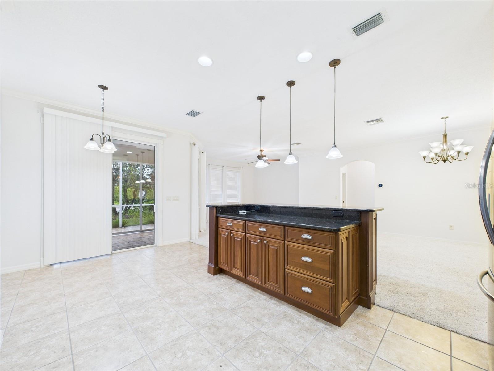 Image 43 of 82 For 375 Simpson Street