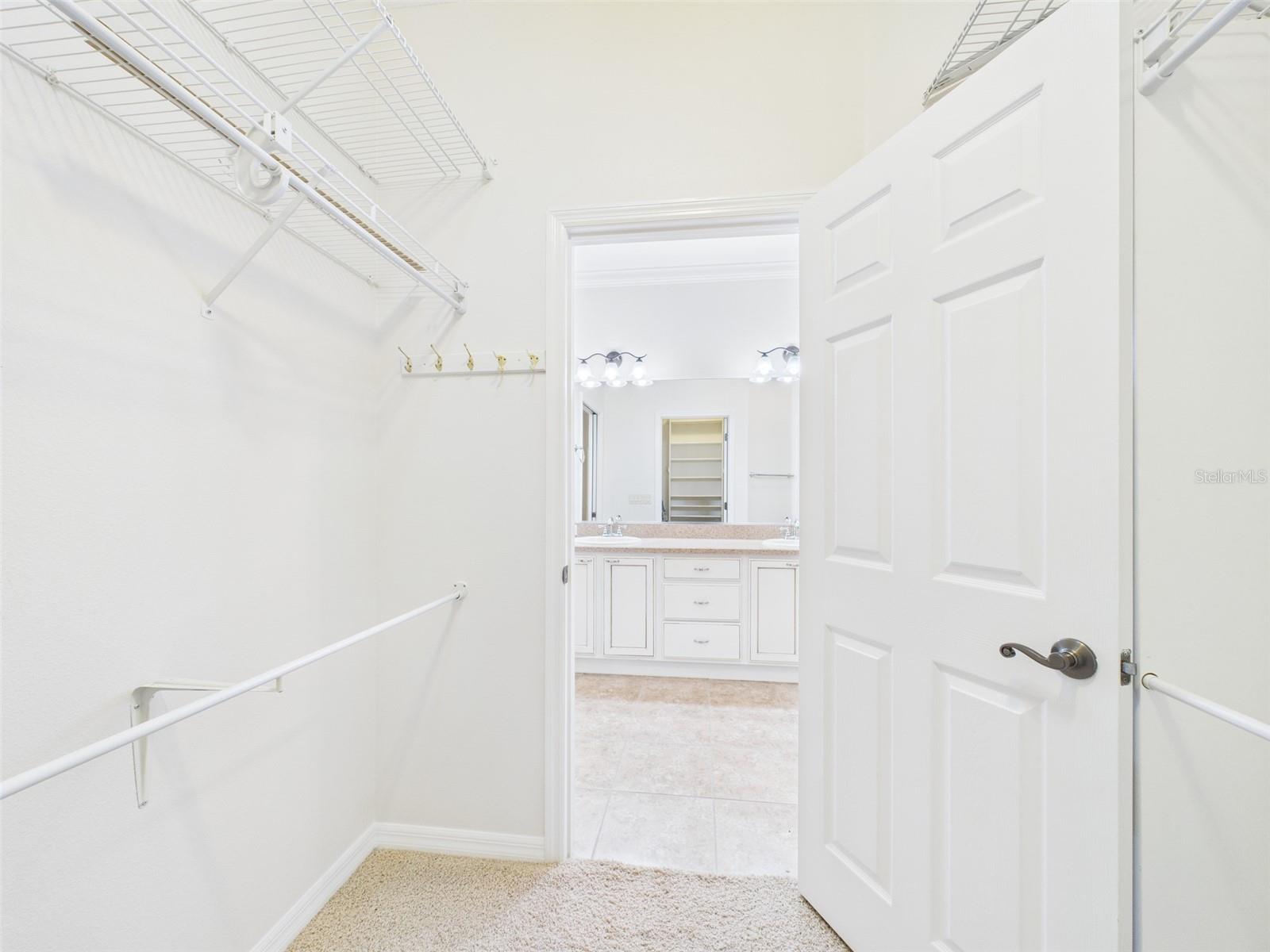 Image 5 of 82 For 375 Simpson Street