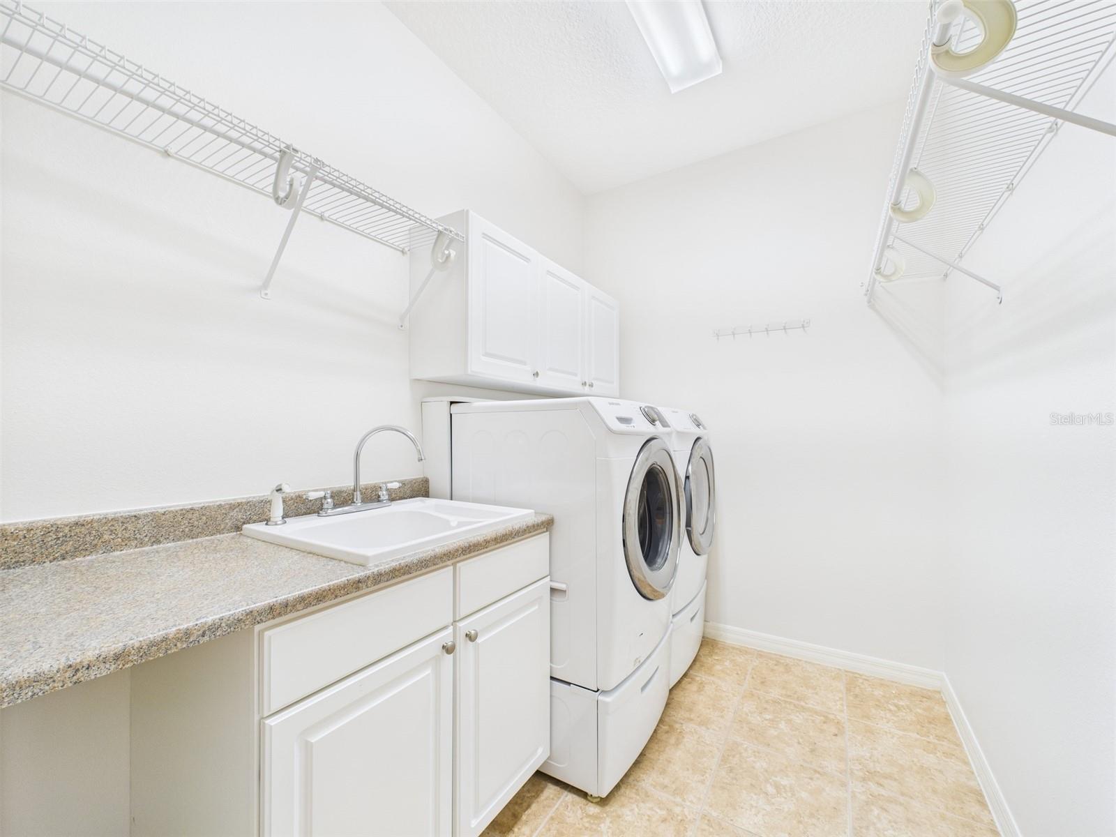 Image 55 of 82 For 375 Simpson Street