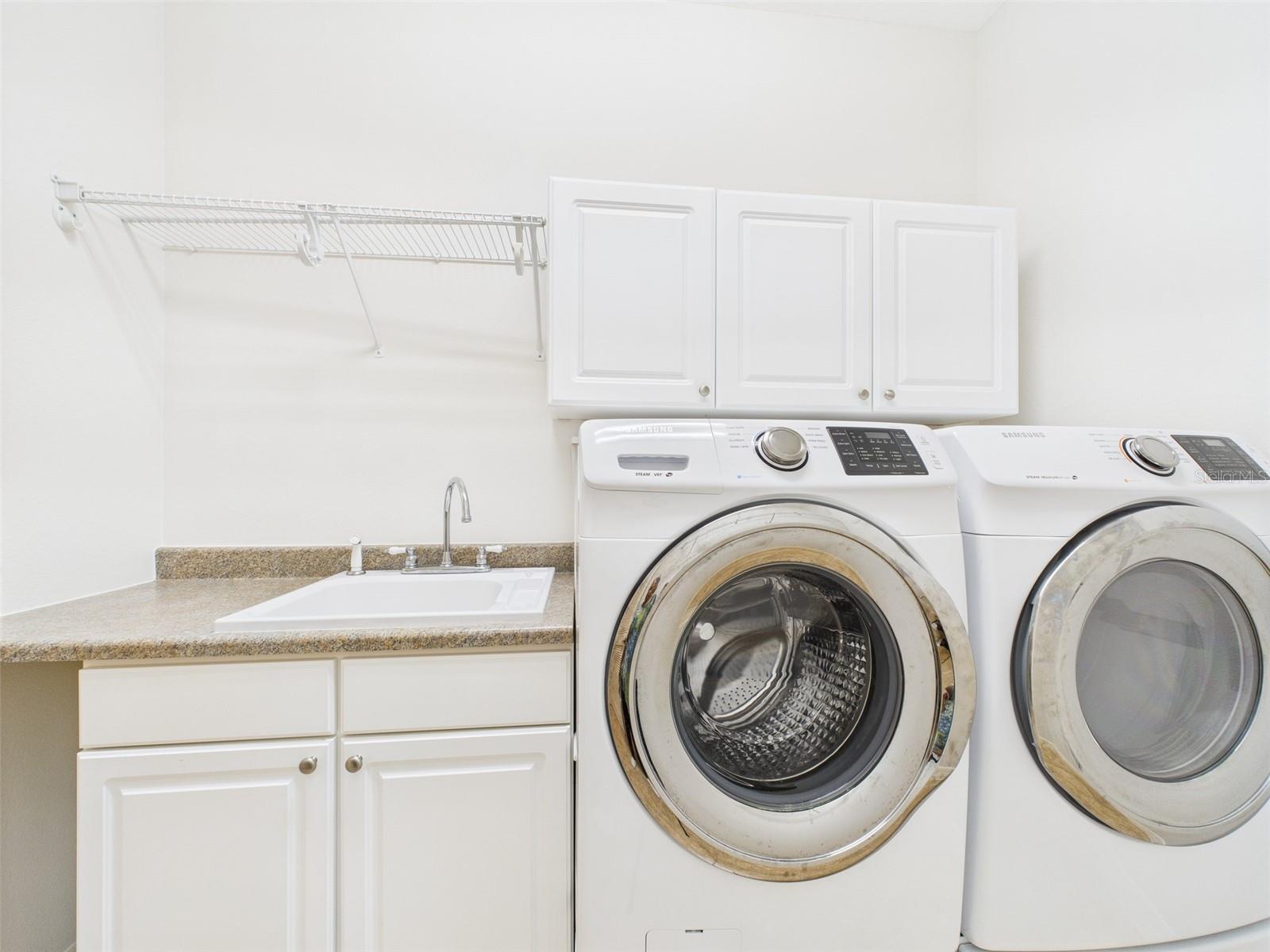 Image 56 of 82 For 375 Simpson Street