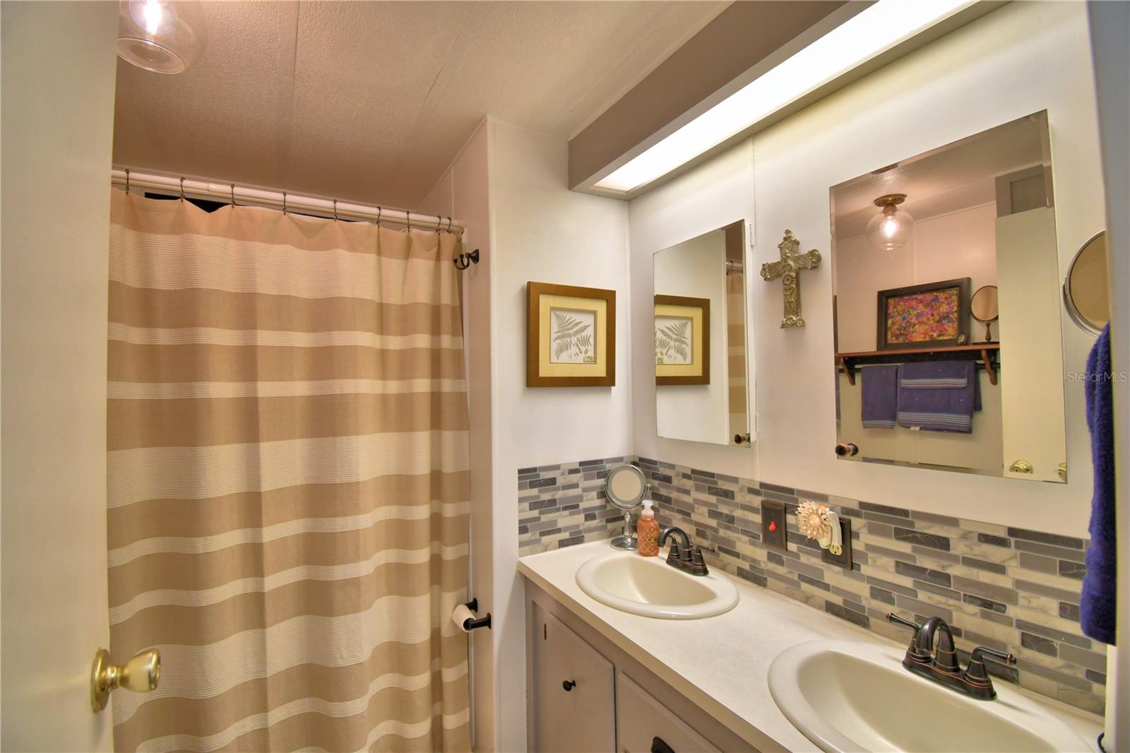 Image 32 of 79 For 4192 Rolling Oaks Drive