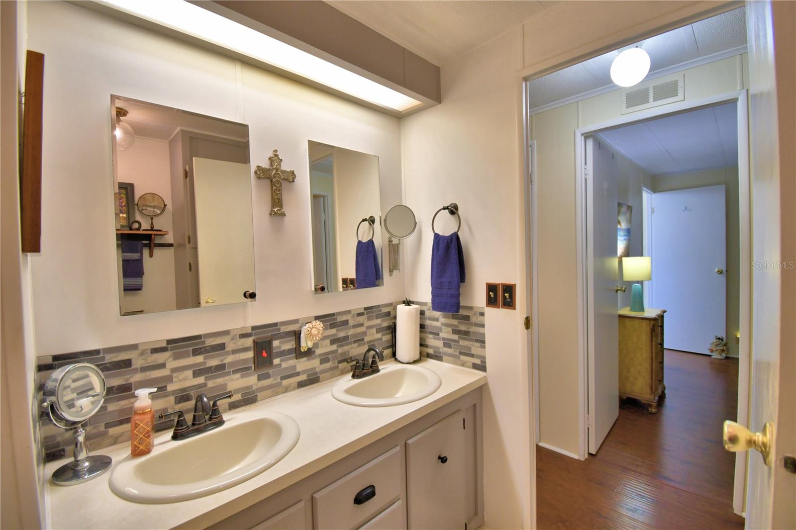 Image 35 of 79 For 4192 Rolling Oaks Drive