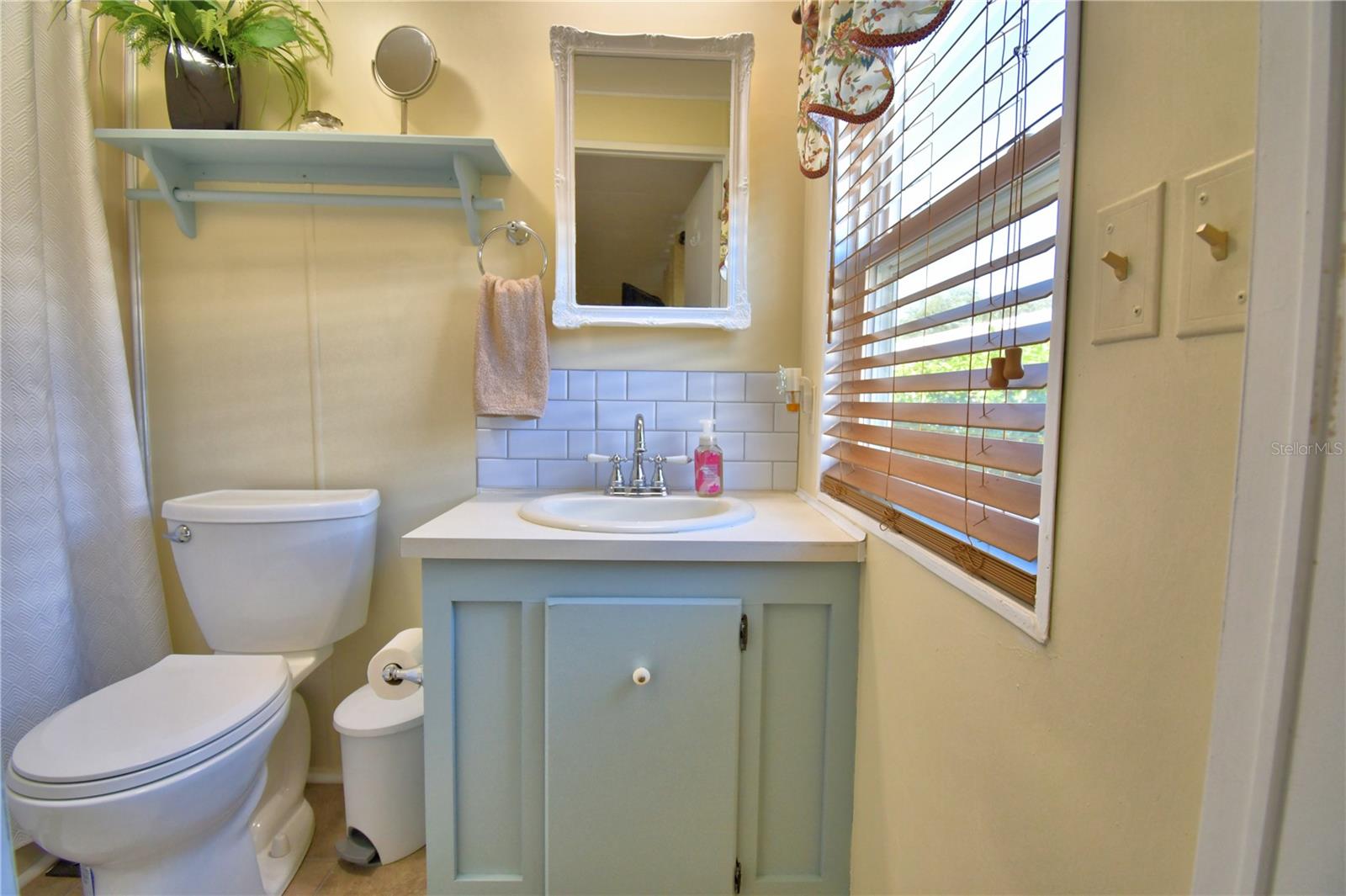 Image 37 of 79 For 4192 Rolling Oaks Drive