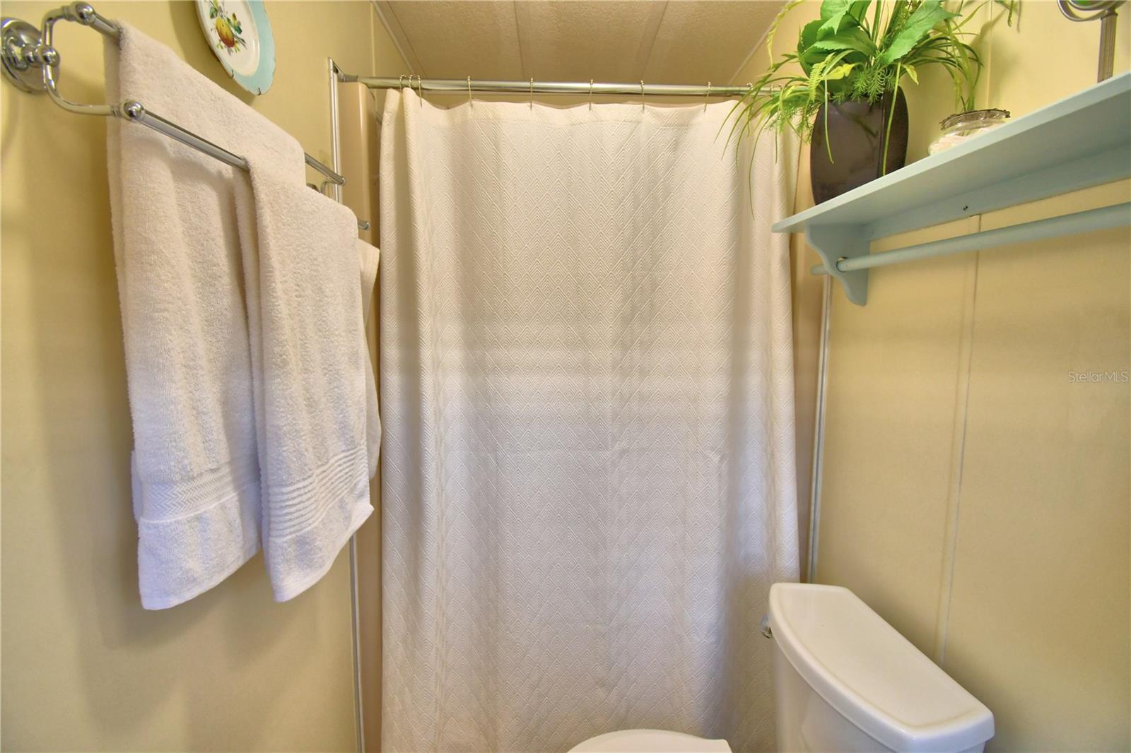 Image 38 of 79 For 4192 Rolling Oaks Drive
