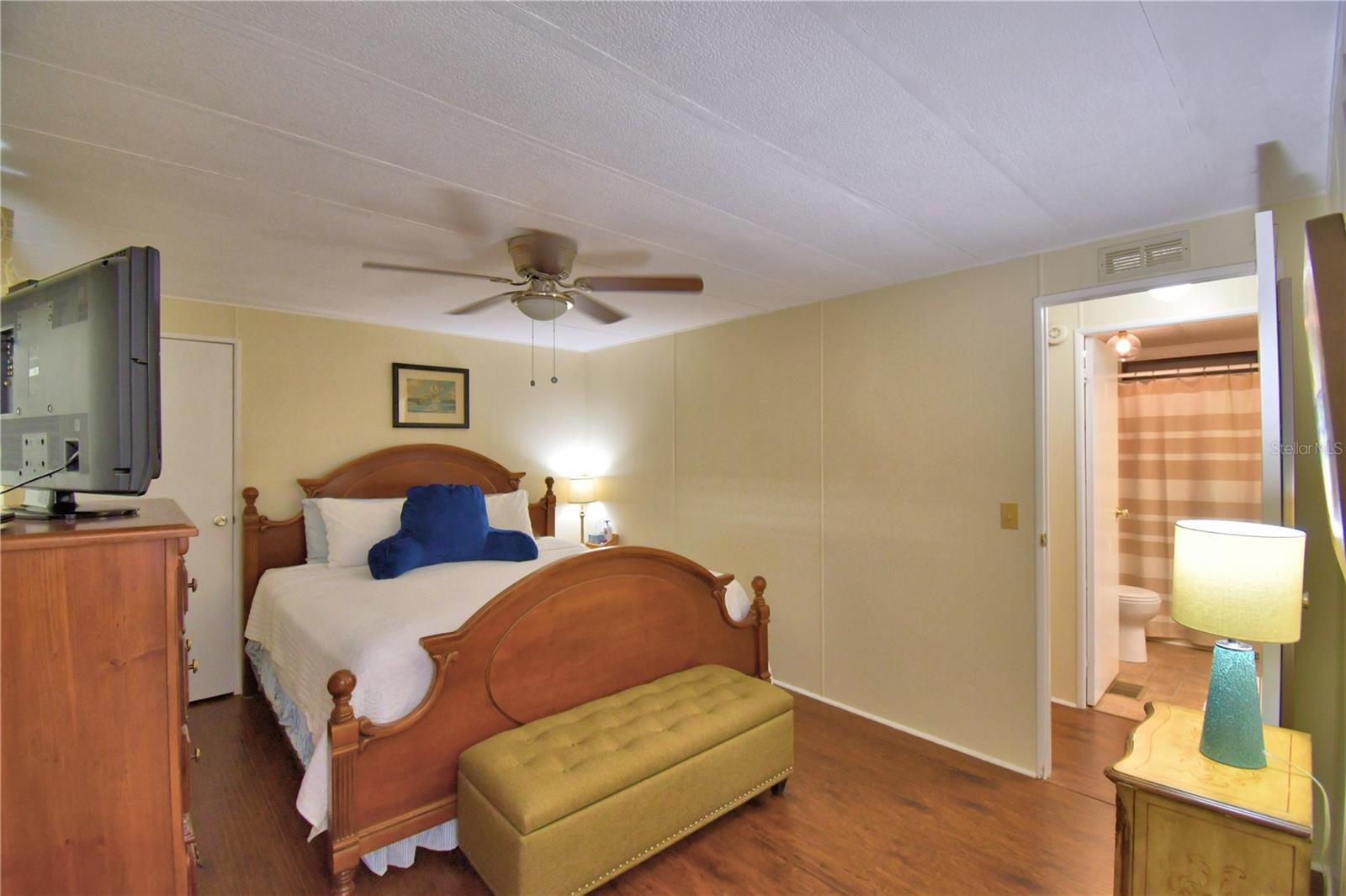 Image 39 of 79 For 4192 Rolling Oaks Drive