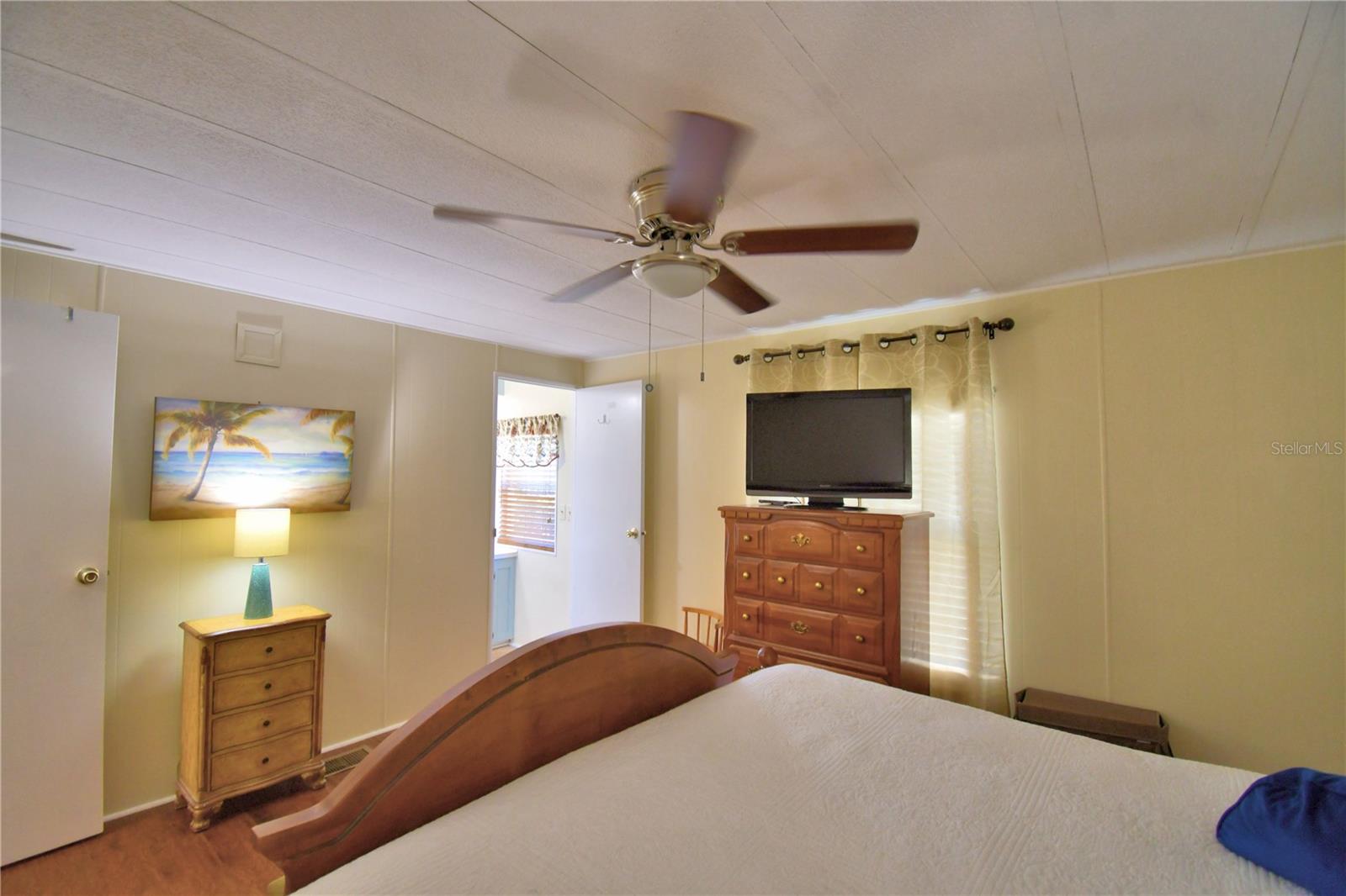 Image 41 of 79 For 4192 Rolling Oaks Drive