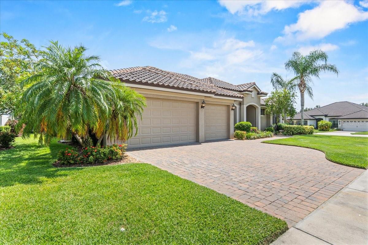 Image 2 of 72 For 478 Lake Vista Drive