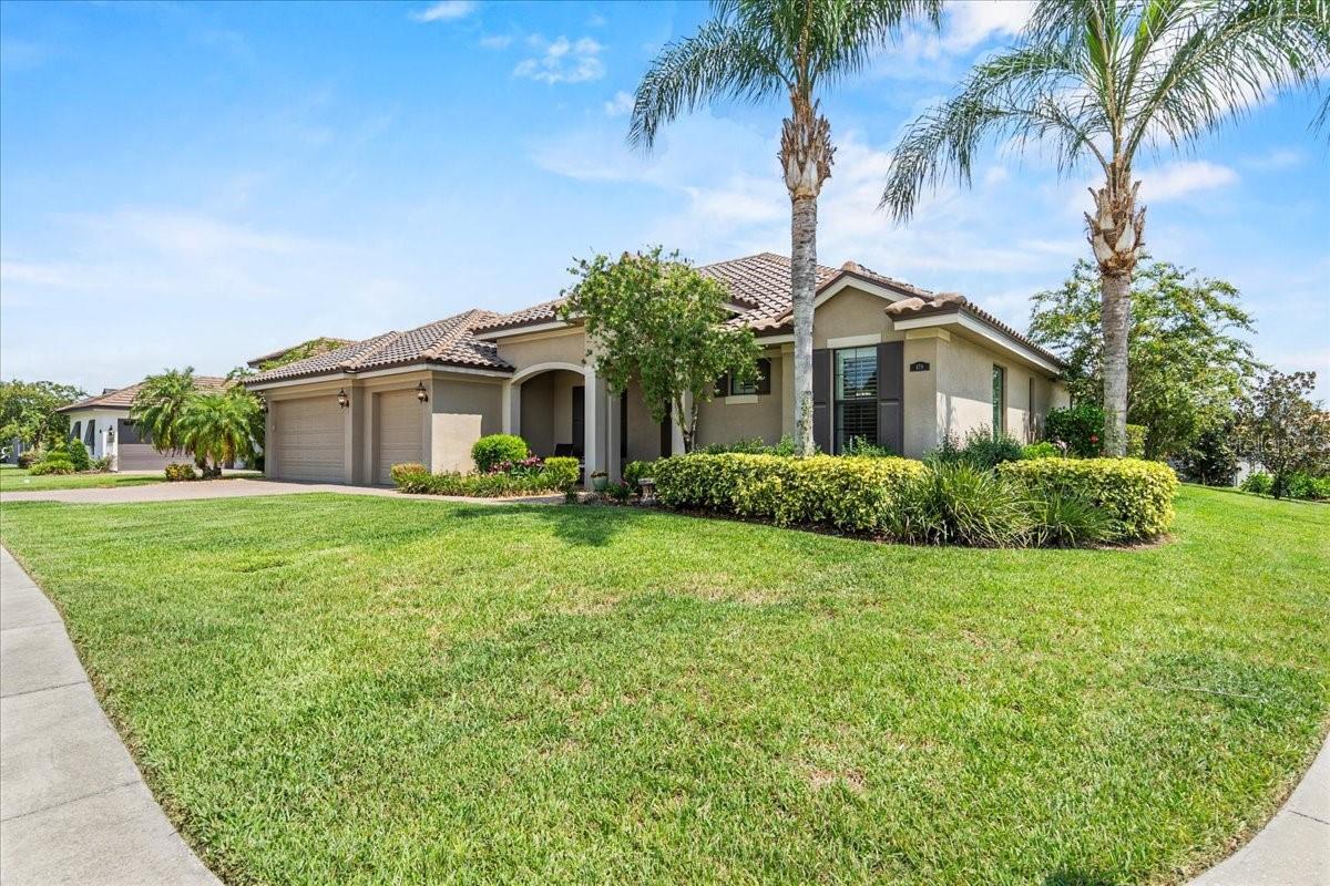Image 4 of 72 For 478 Lake Vista Drive