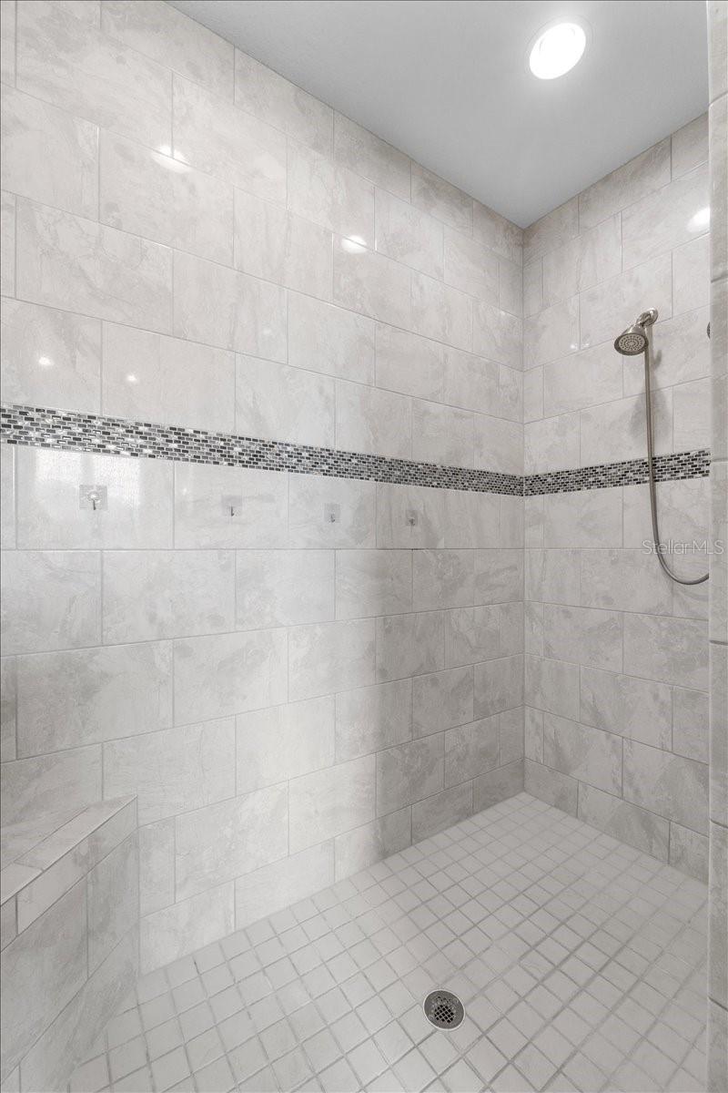Image 42 of 72 For 478 Lake Vista Drive