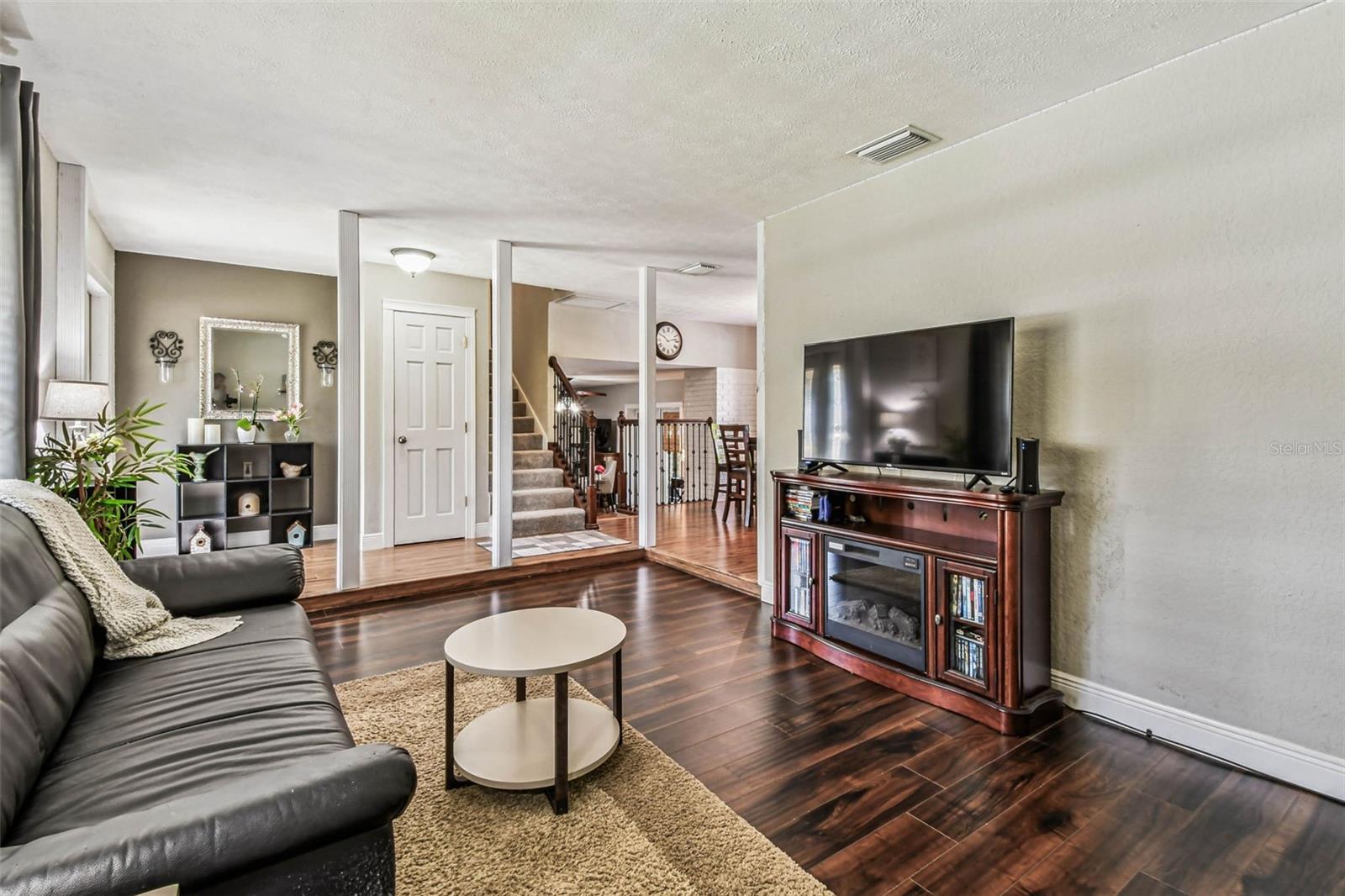 Image 7 of 40 For 2214 Kingswood Lane