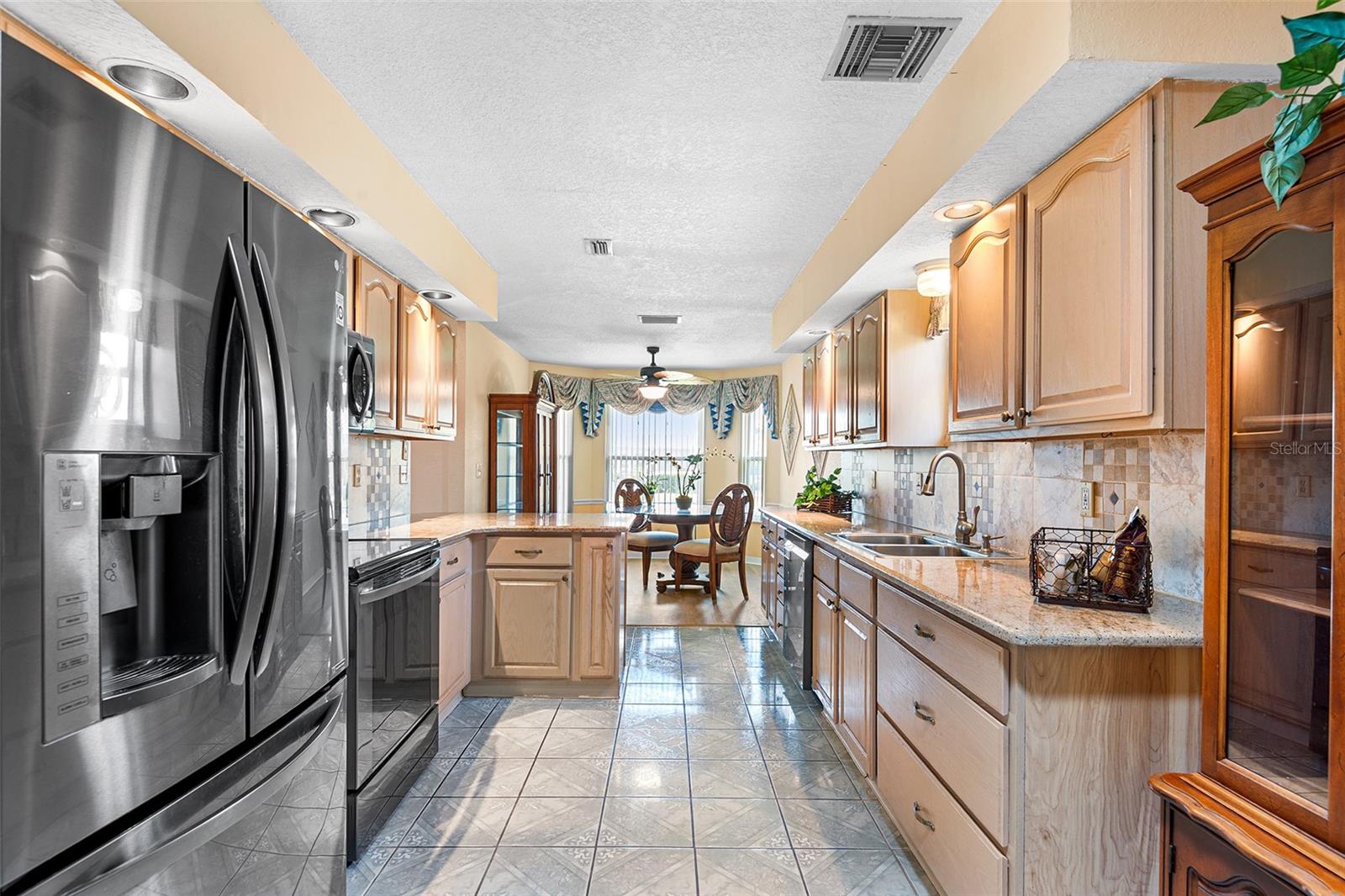 Image 20 of 68 For 543 Clubhill Dr