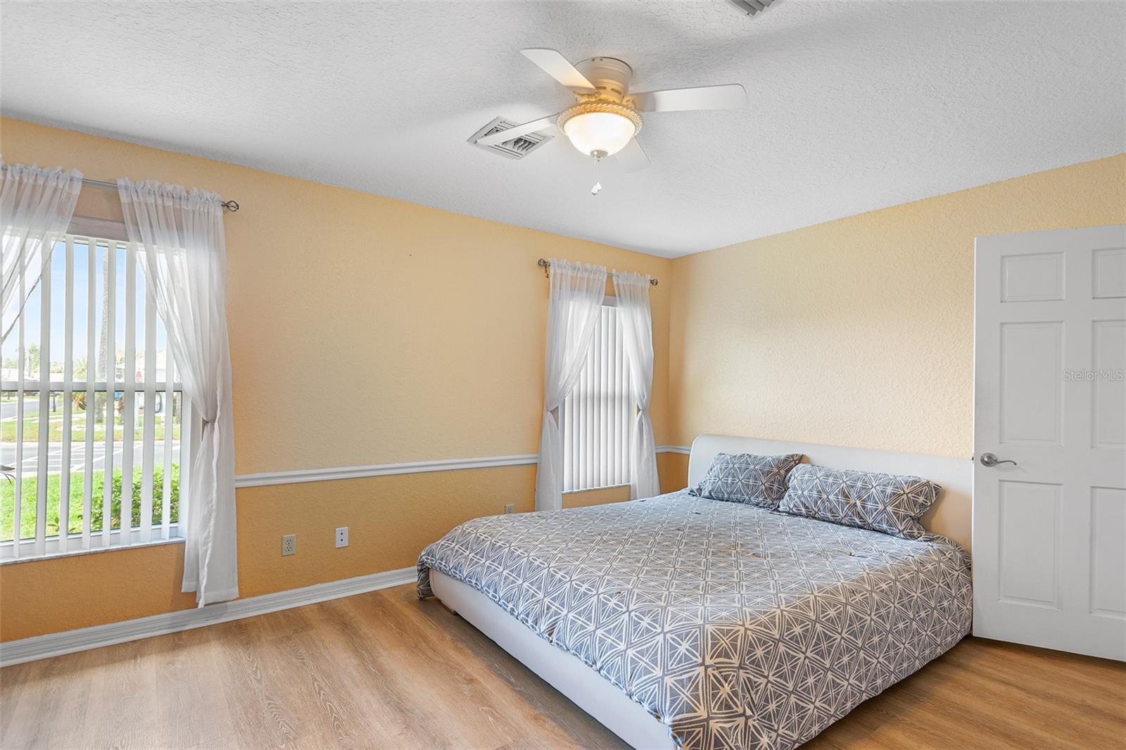 Image 5 of 68 For 543 Clubhill Dr