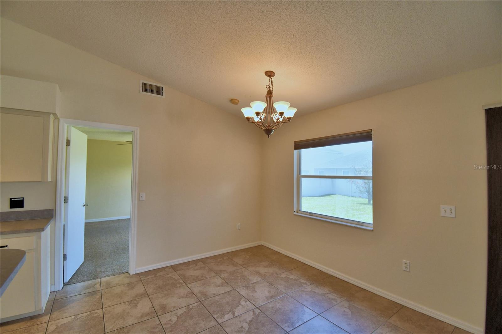 Image 10 of 63 For 676 Berkley Pointe Drive
