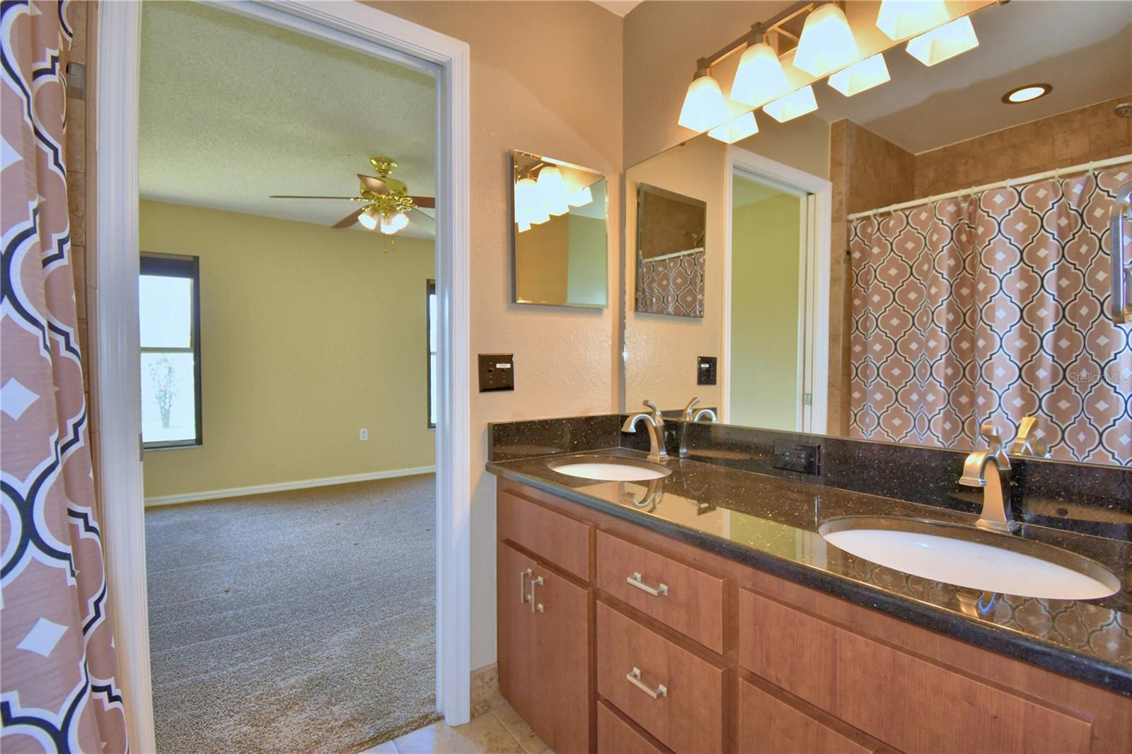 Image 21 of 63 For 676 Berkley Pointe Drive
