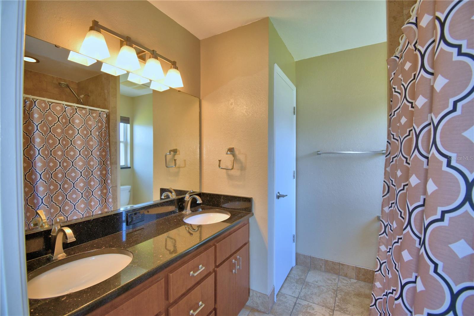 Image 22 of 63 For 676 Berkley Pointe Drive