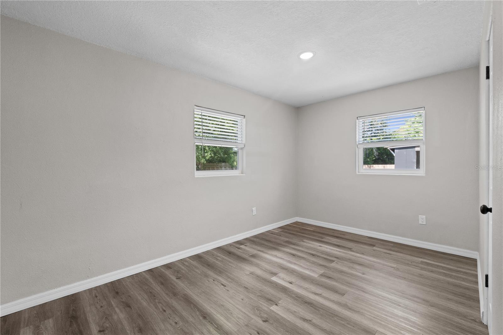 Image 19 of 19 For 1142 Davis Avenue