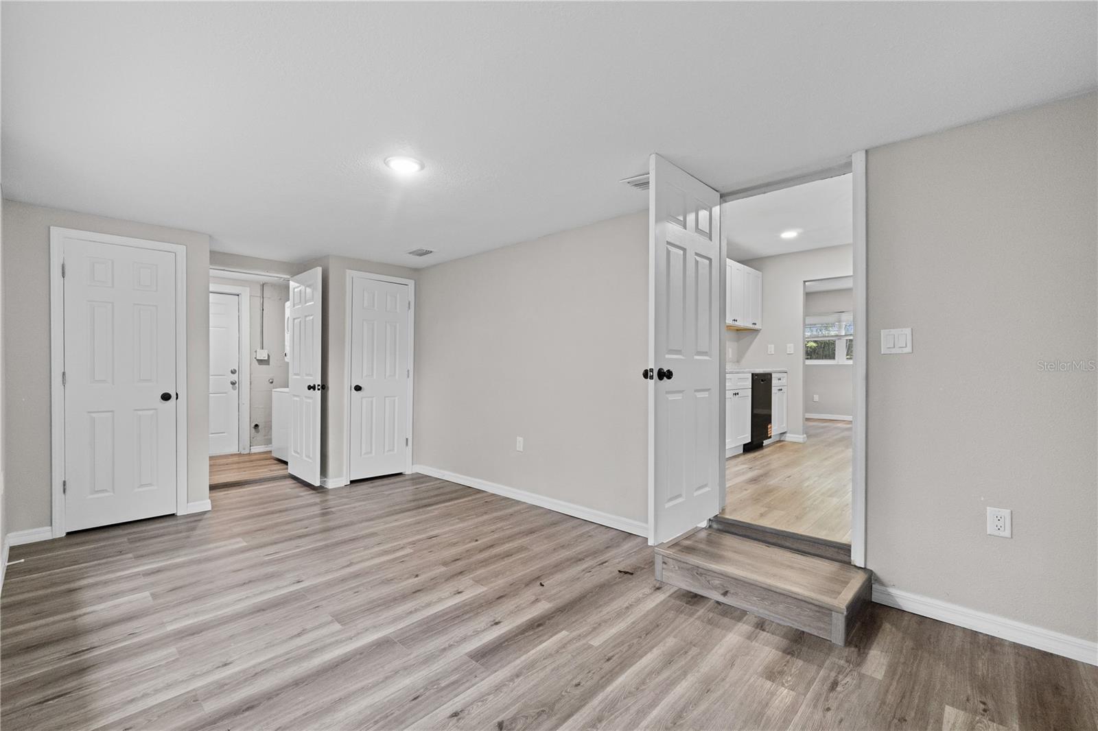 Image 7 of 19 For 1142 Davis Avenue