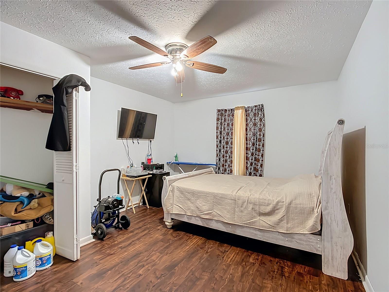 Image 18 of 46 For 668 Wood Avenue