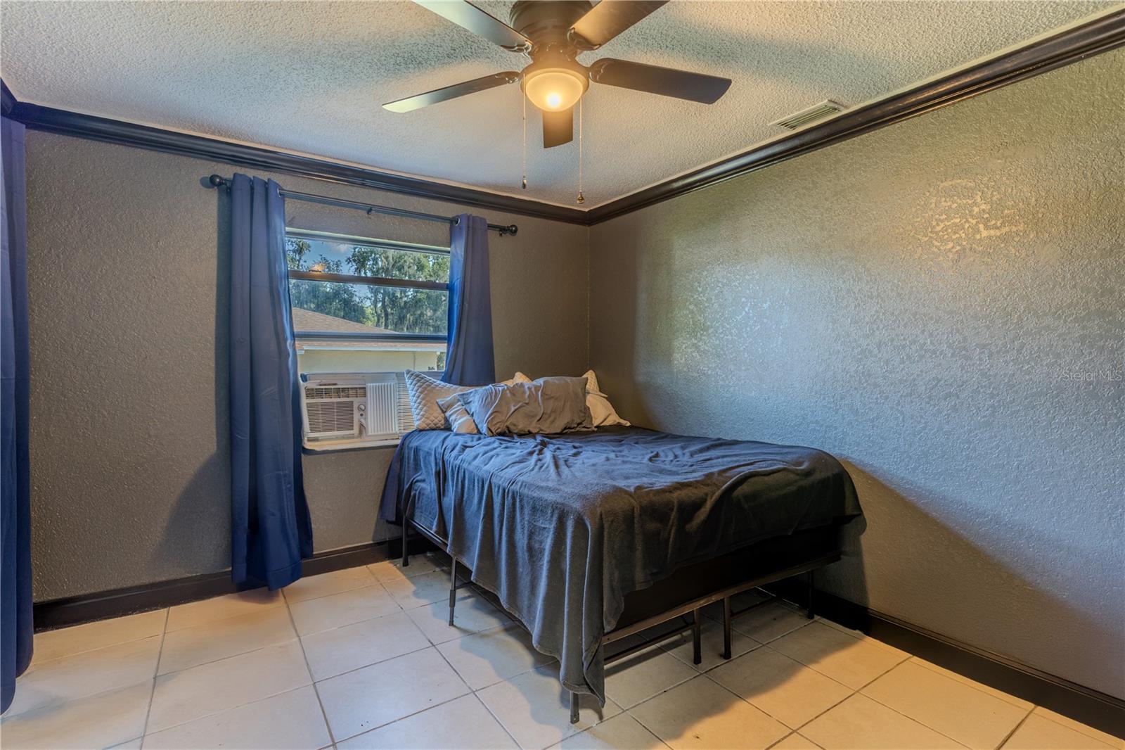 Image 13 of 22 For 1713 Valencia Boulevard