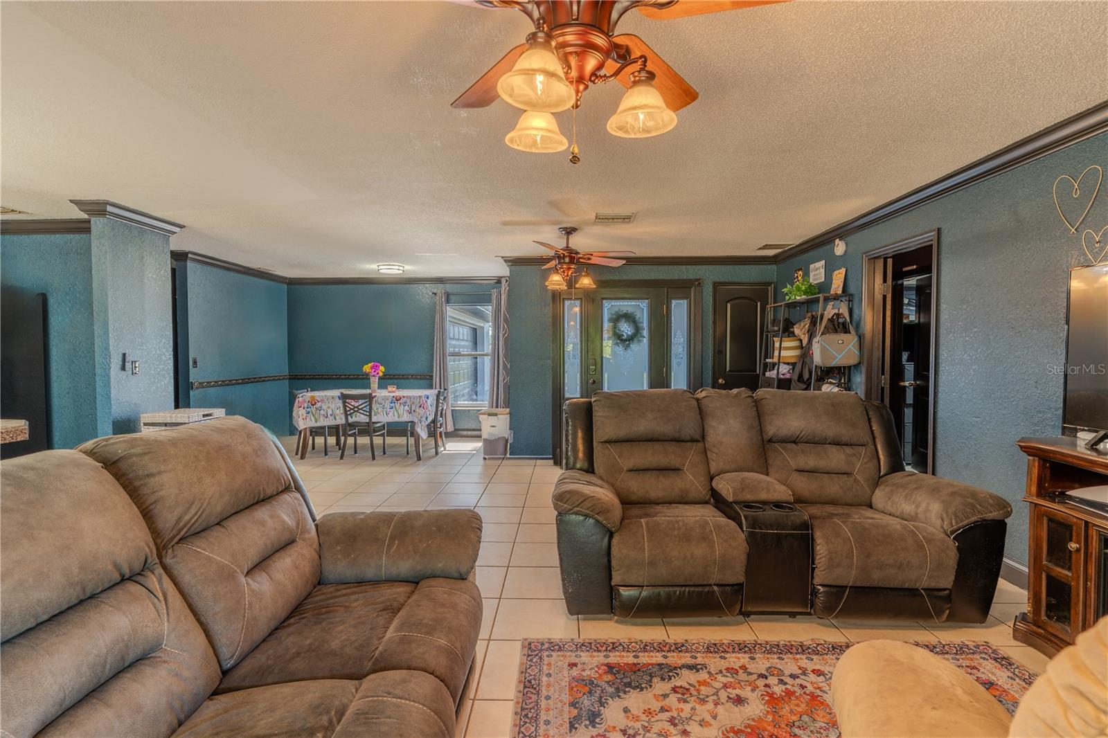 Image 3 of 22 For 1713 Valencia Boulevard