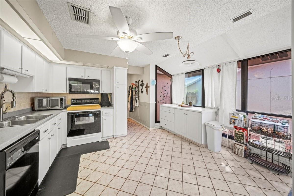 Image 23 of 71 For 4007 Cypress Landing S