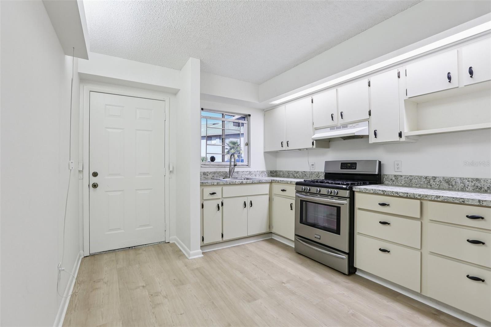 Image 15 of 30 For 837 Orchid Springs Drive 837