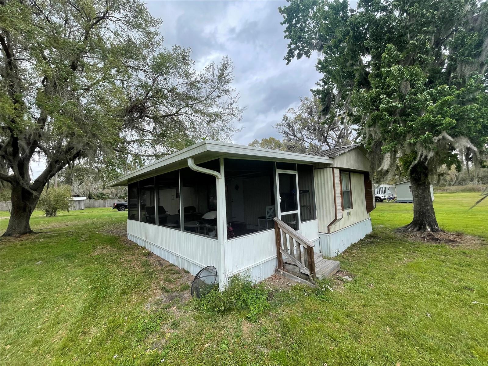 Image 4 of 17 For 610 Grove Drive