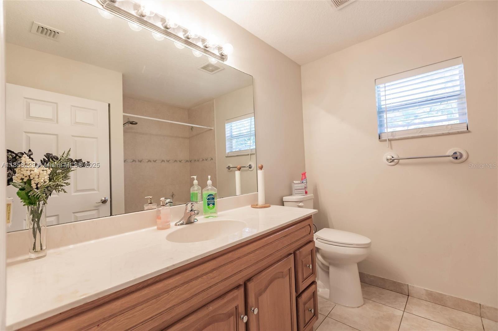 Listing photo id 20 for 5407 Seagrape Drive
